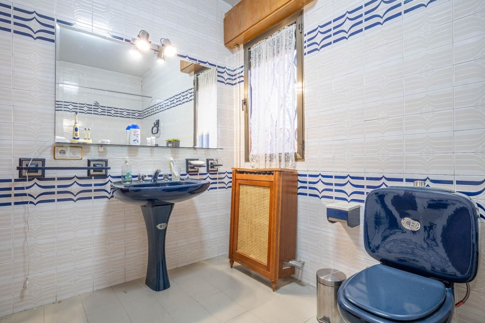 6 bedroom Villa for sale in Huetor Vega with pool garage - € 1,100,000 (Ref: 9534340)