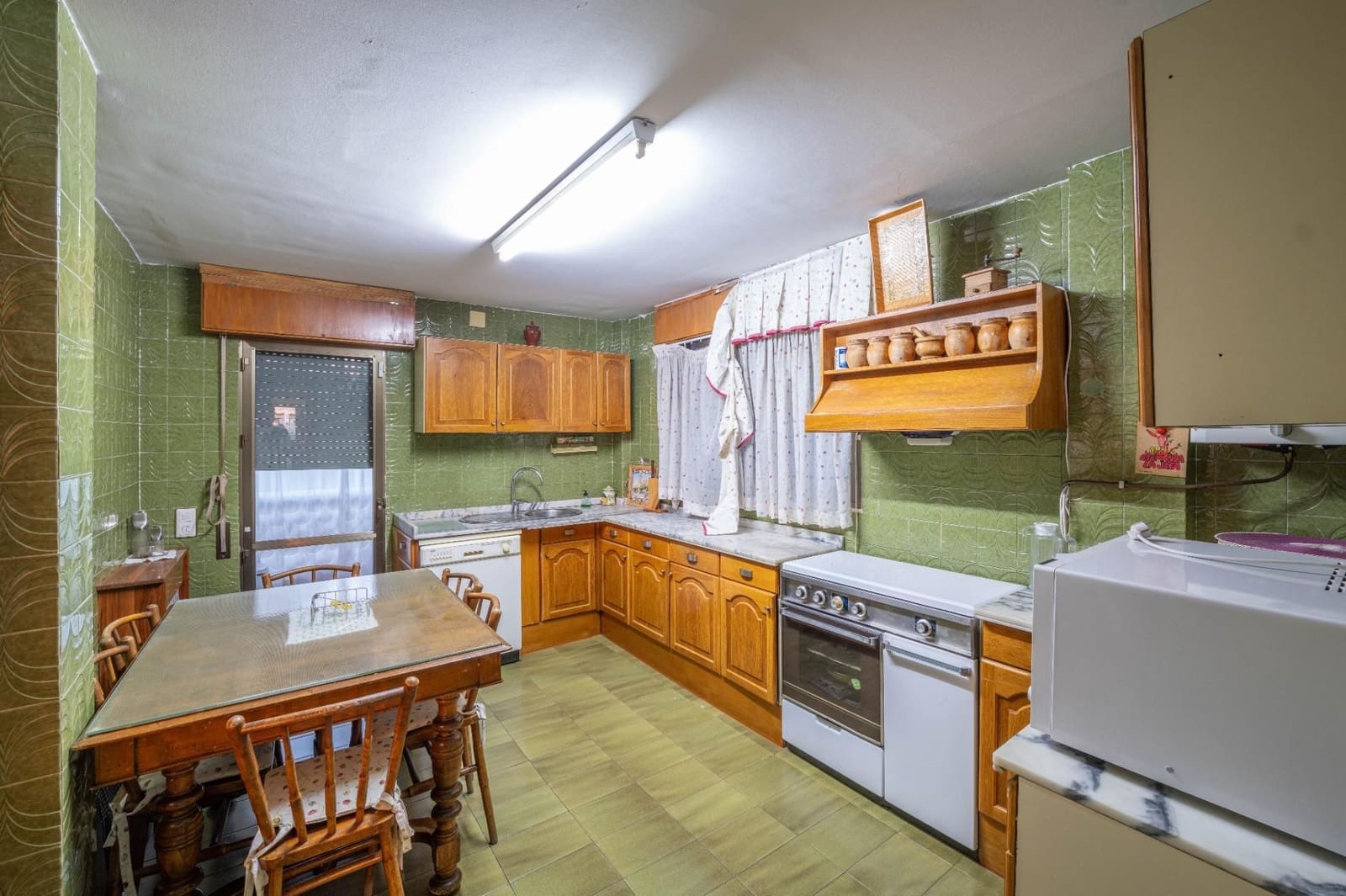 6 bedroom Villa for sale in Huetor Vega with pool garage - € 1,100,000 (Ref: 9534340)