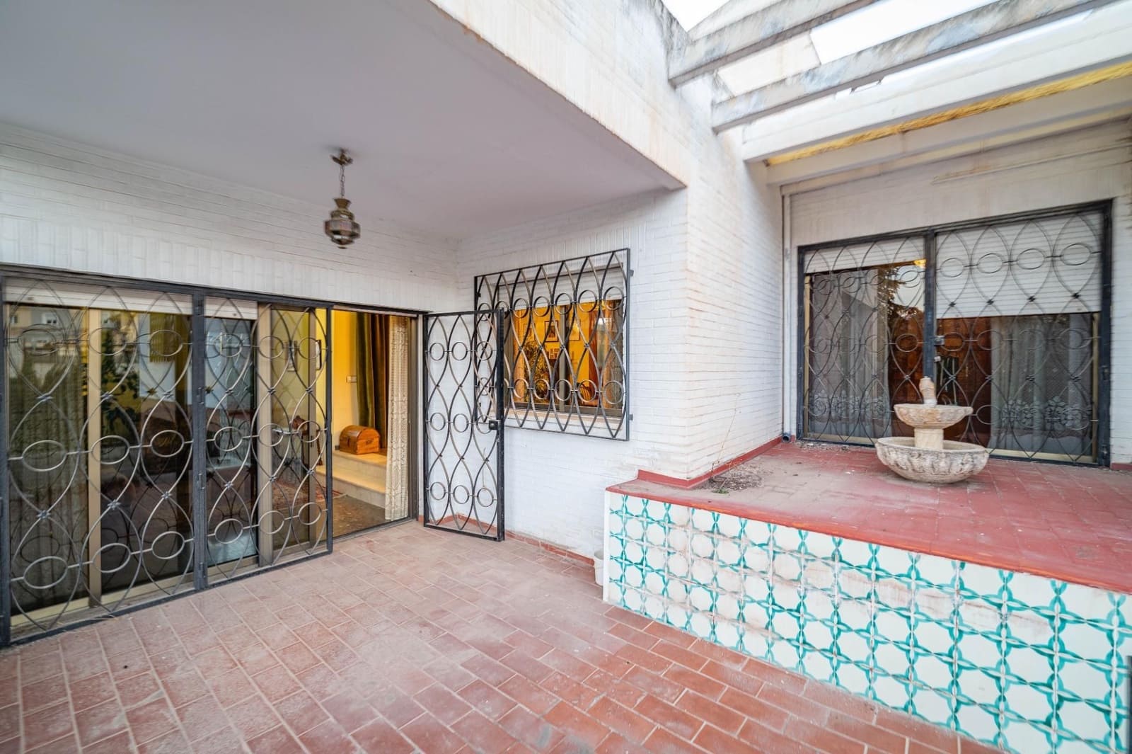 6 bedroom Villa for sale in Huetor Vega with pool garage - € 1,100,000 (Ref: 9534340)