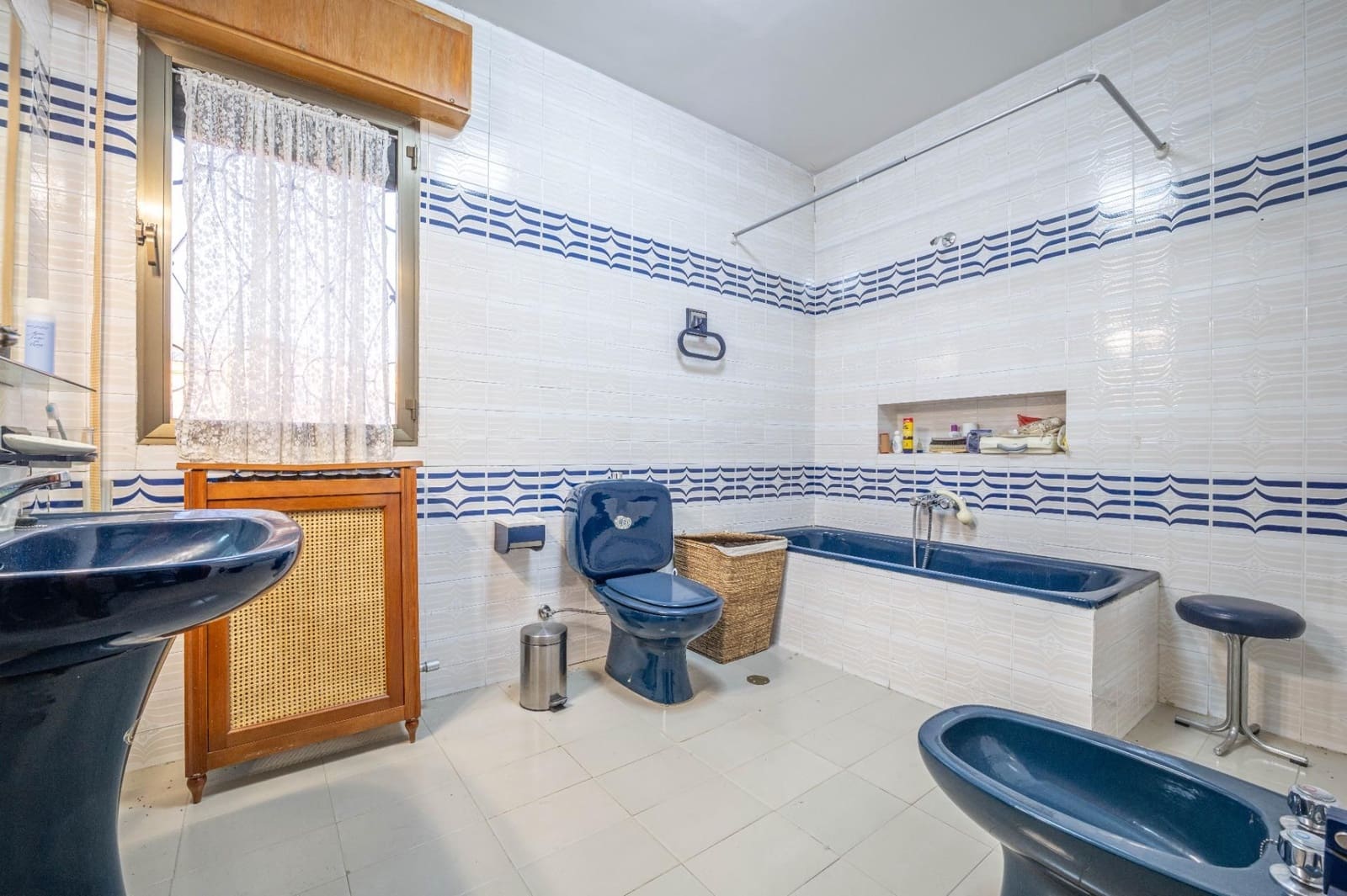 6 bedroom Villa for sale in Huetor Vega with pool garage - € 1,100,000 (Ref: 9534340)