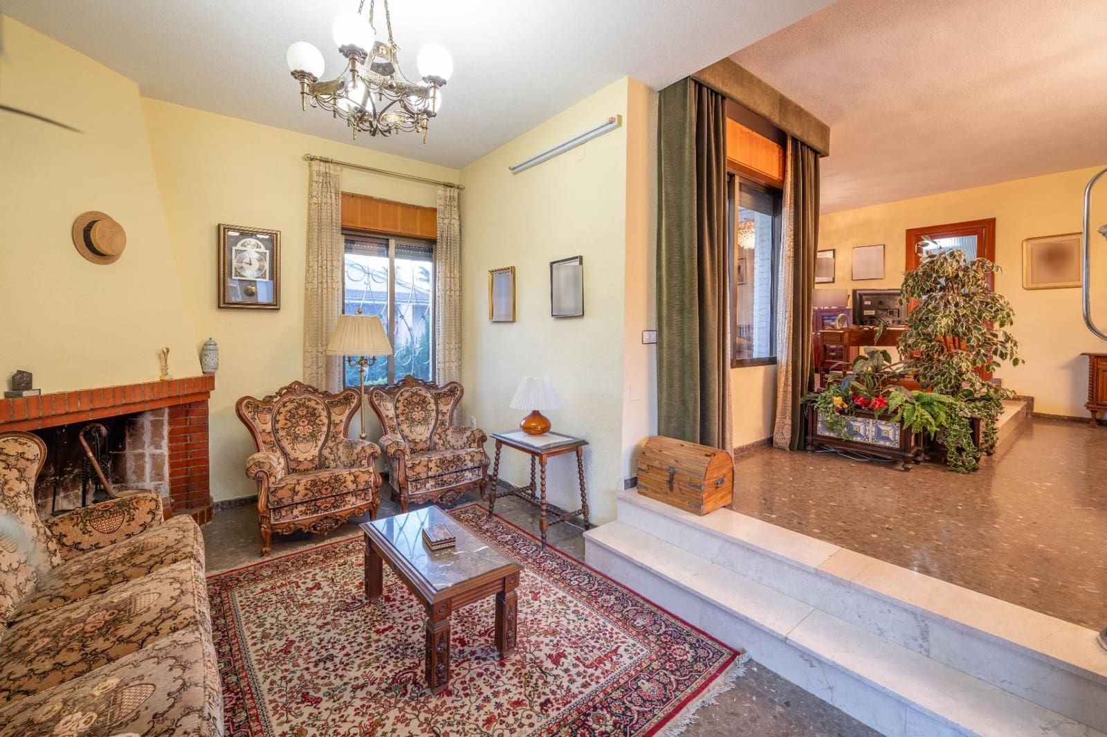 6 bedroom Villa for sale in Huetor Vega with pool garage - € 1,100,000 (Ref: 9534340)