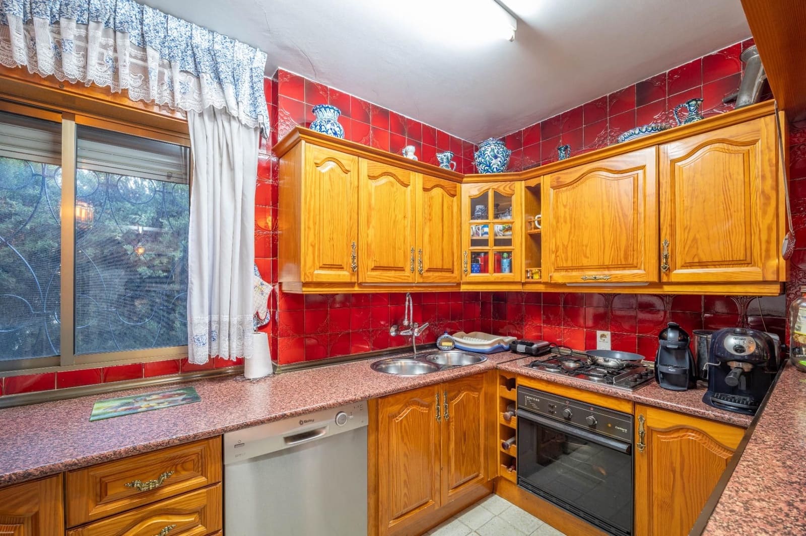 6 bedroom Villa for sale in Huetor Vega with pool garage - € 1,100,000 (Ref: 9534340)