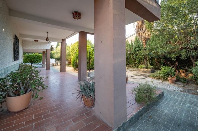 6 bedroom Villa for sale in Huétor Vega with pool garage - € 1,100,000 (Ref: 9534340)