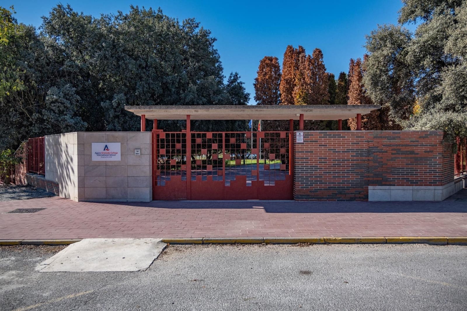 5 soverom Kjedet enebolig til salgs i Atarfe med garasje - € 338 900 (Ref: 9534341)