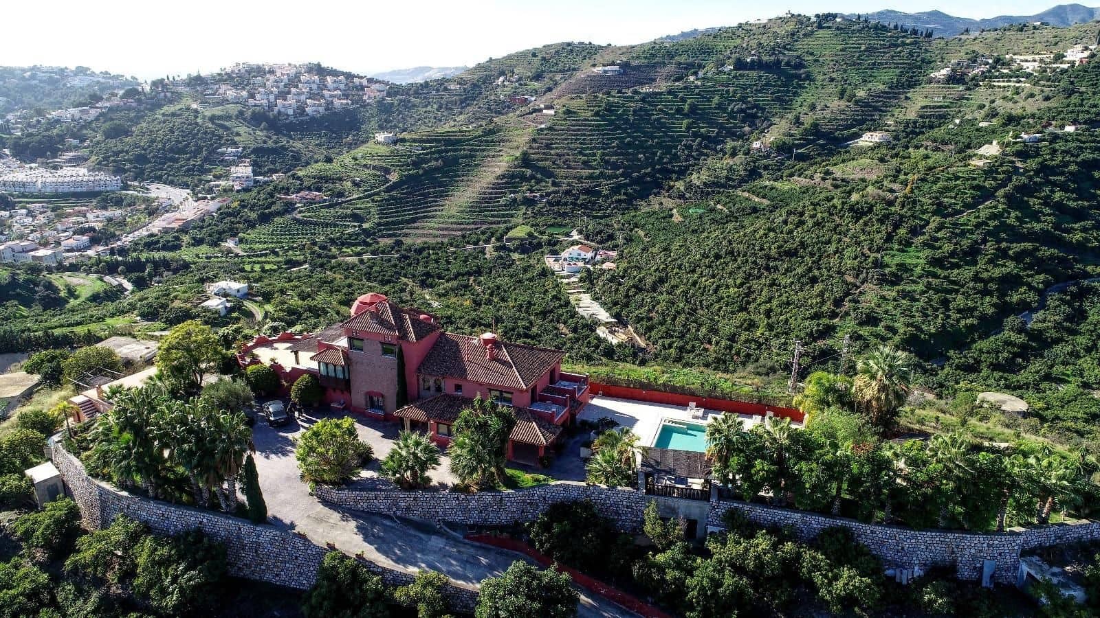 5 soverom Villa til salgs i Almunecar med svømmebasseng garasje - € 1 400 000 (Ref: 9534342)