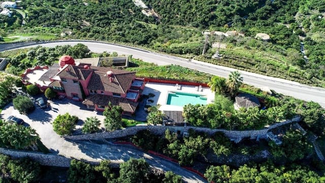 5 soverom Villa til salgs i Almuñécar med svømmebasseng garasje - € 1 400 000 (Ref: 9534342)