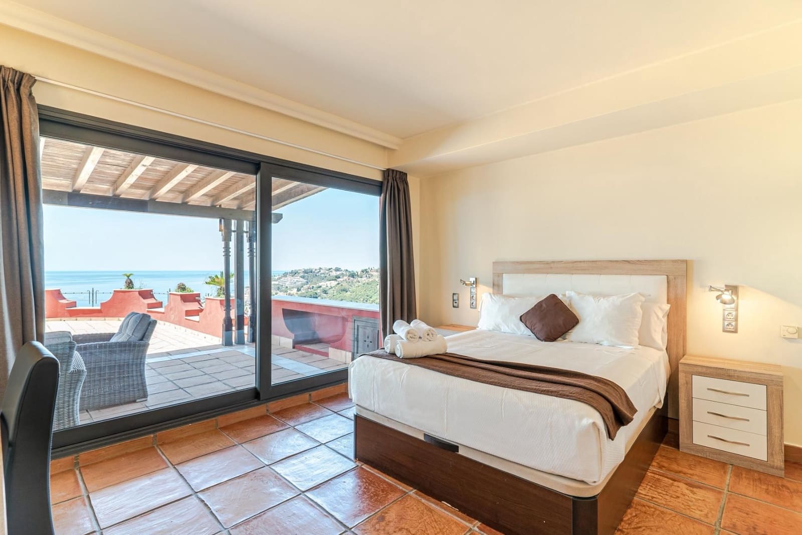 5 soverom Villa til salgs i Almunecar med svømmebasseng garasje - € 1 400 000 (Ref: 9534342)