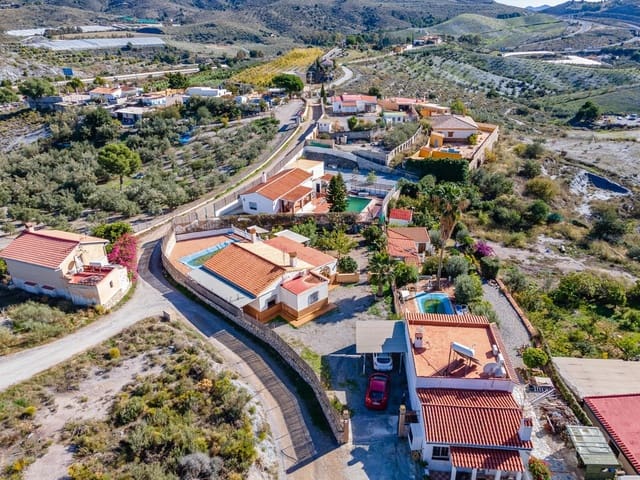 3 soverom Finca/Herregård til salgs i Vélez de Benaudalla med garasje - € 240 000 (Ref: 9534343)