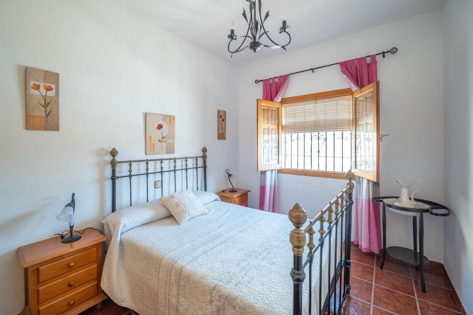 3 soverom Finca/Herregård til salgs i Velez de Benaudalla med garasje - € 240 000 (Ref: 9534343)