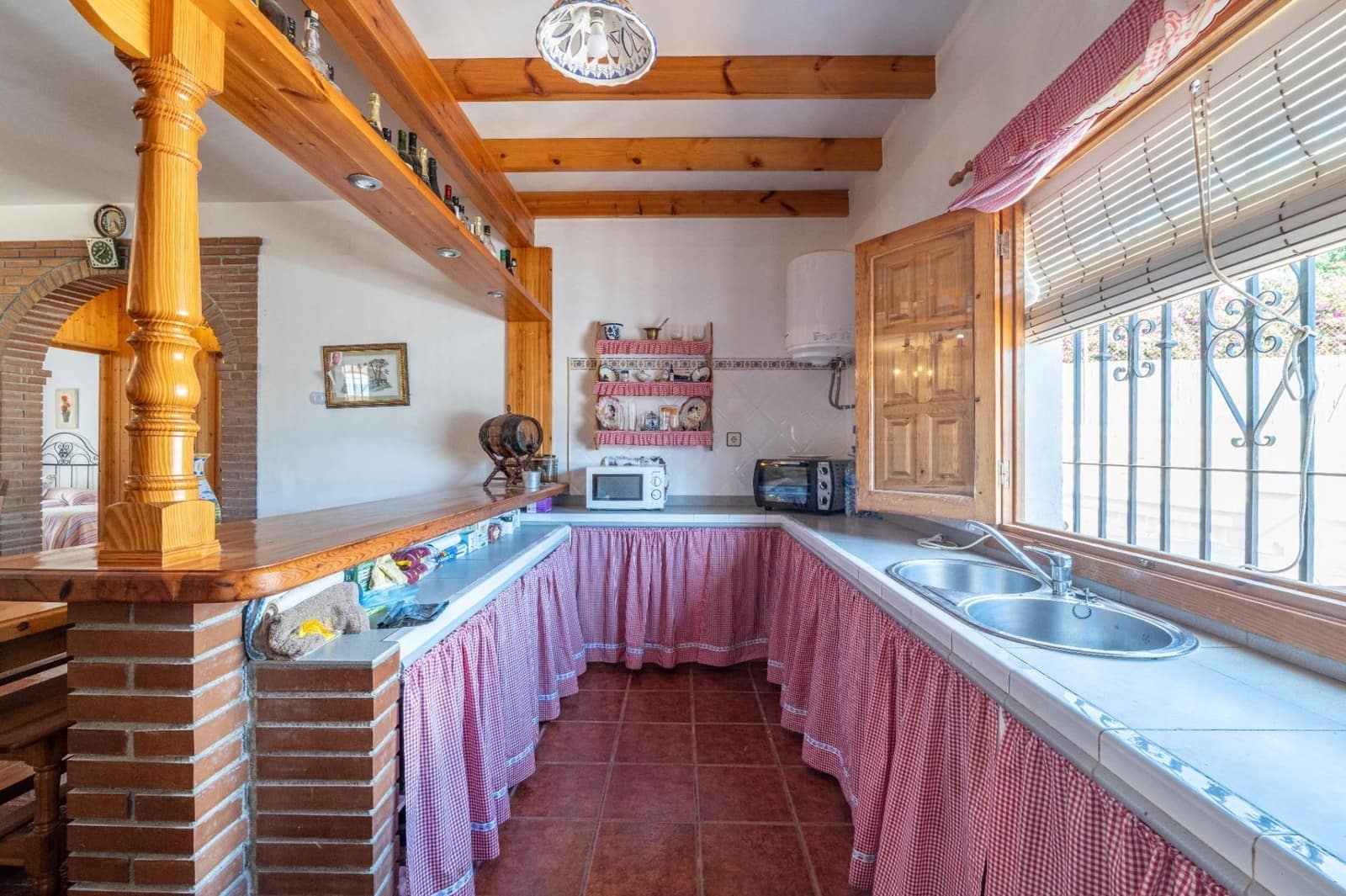 3 soverom Finca/Herregård til salgs i Velez de Benaudalla med garasje - € 240 000 (Ref: 9534343)