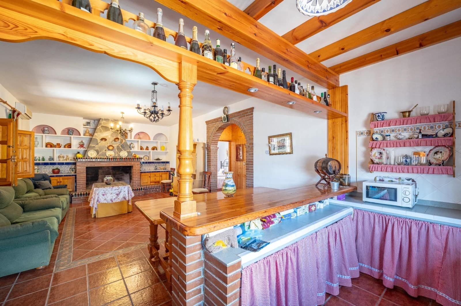 3 soverom Finca/Herregård til salgs i Velez de Benaudalla med garasje - € 240 000 (Ref: 9534343)