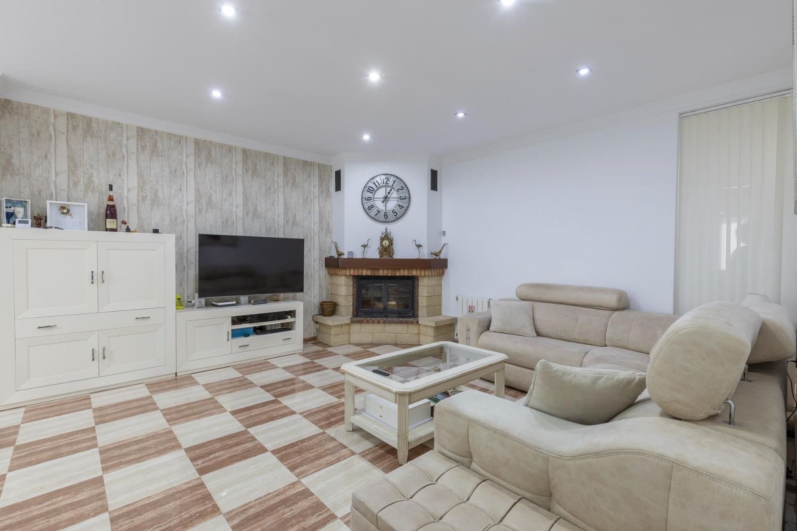 4 soverom Hus til salgs i Churriana de la Vega med garasje - € 342 000 (Ref: 9534345)