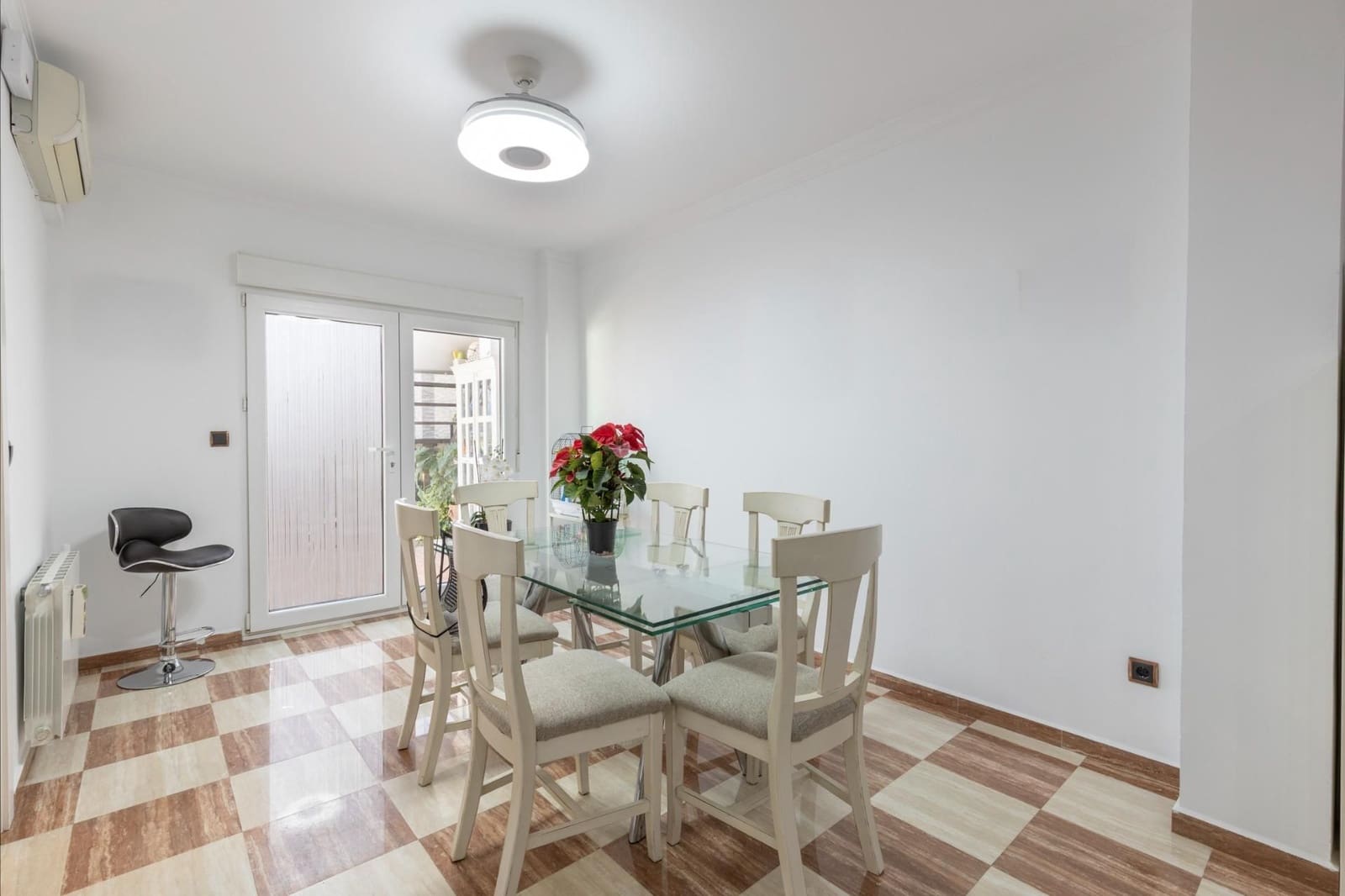 4 soverom Hus til salgs i Churriana de la Vega med garasje - € 342 000 (Ref: 9534345)