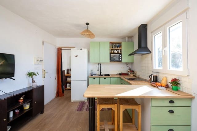 2 slaapkamer Finca/Landhuis te koop in Cogollos Vega - € 99.000 (Ref: 9534346)