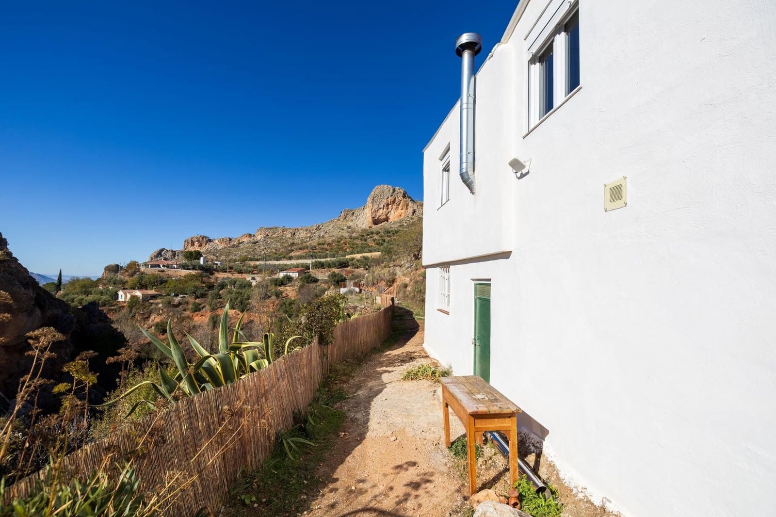 2 slaapkamer Finca/Landhuis te koop in Cogollos Vega - € 99.000 (Ref: 9534346)