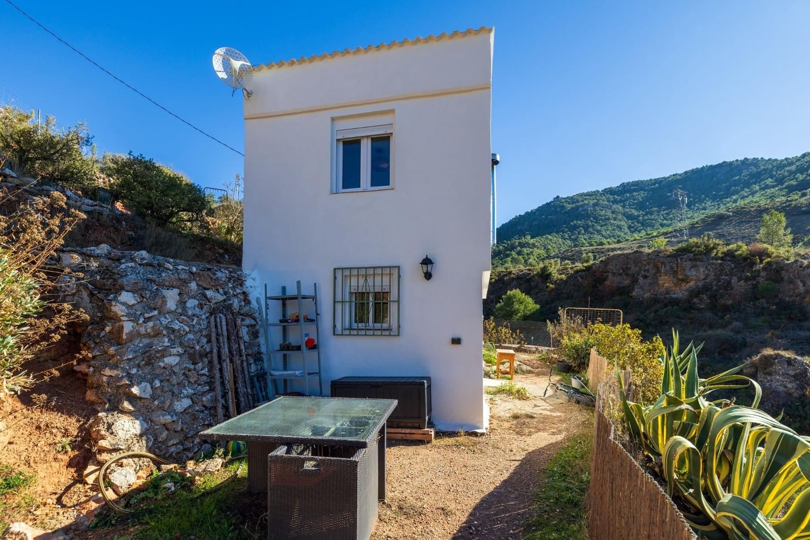 2 slaapkamer Finca/Landhuis te koop in Cogollos Vega - € 99.000 (Ref: 9534346)