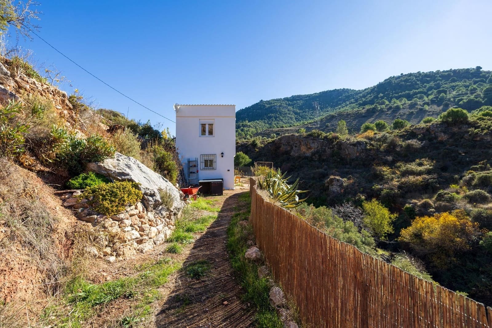 2 slaapkamer Finca/Landhuis te koop in Cogollos Vega - € 99.000 (Ref: 9534346)