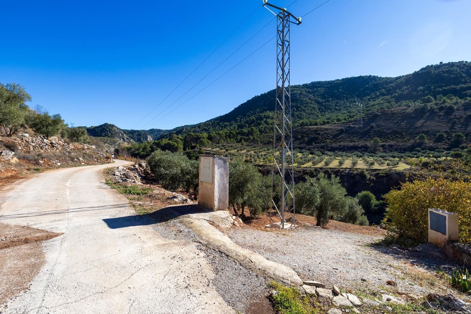 2 slaapkamer Finca/Landhuis te koop in Cogollos Vega - € 99.000 (Ref: 9534346)