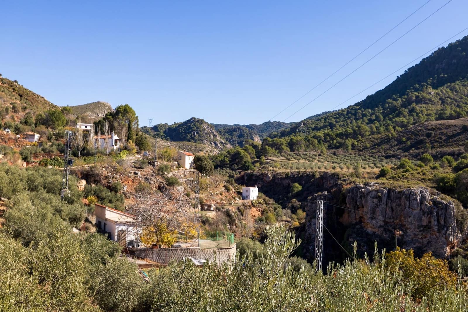 2 slaapkamer Finca/Landhuis te koop in Cogollos Vega - € 99.000 (Ref: 9534346)