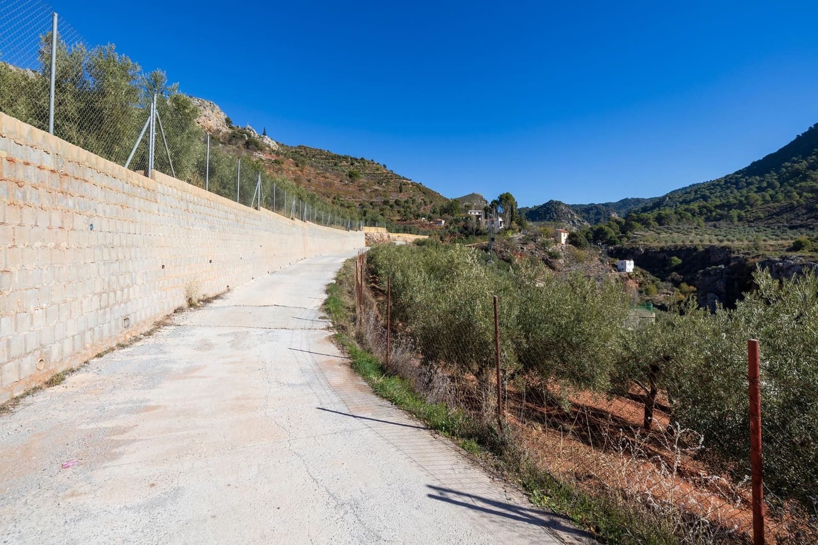 2 slaapkamer Finca/Landhuis te koop in Cogollos Vega - € 99.000 (Ref: 9534346)