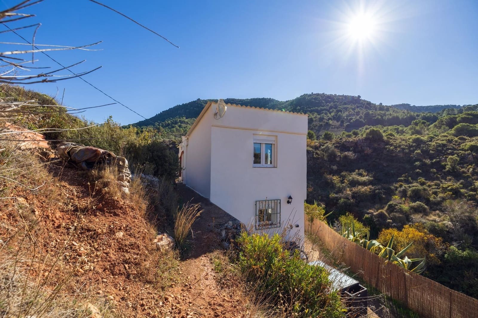 2 slaapkamer Finca/Landhuis te koop in Cogollos Vega - € 99.000 (Ref: 9534346)