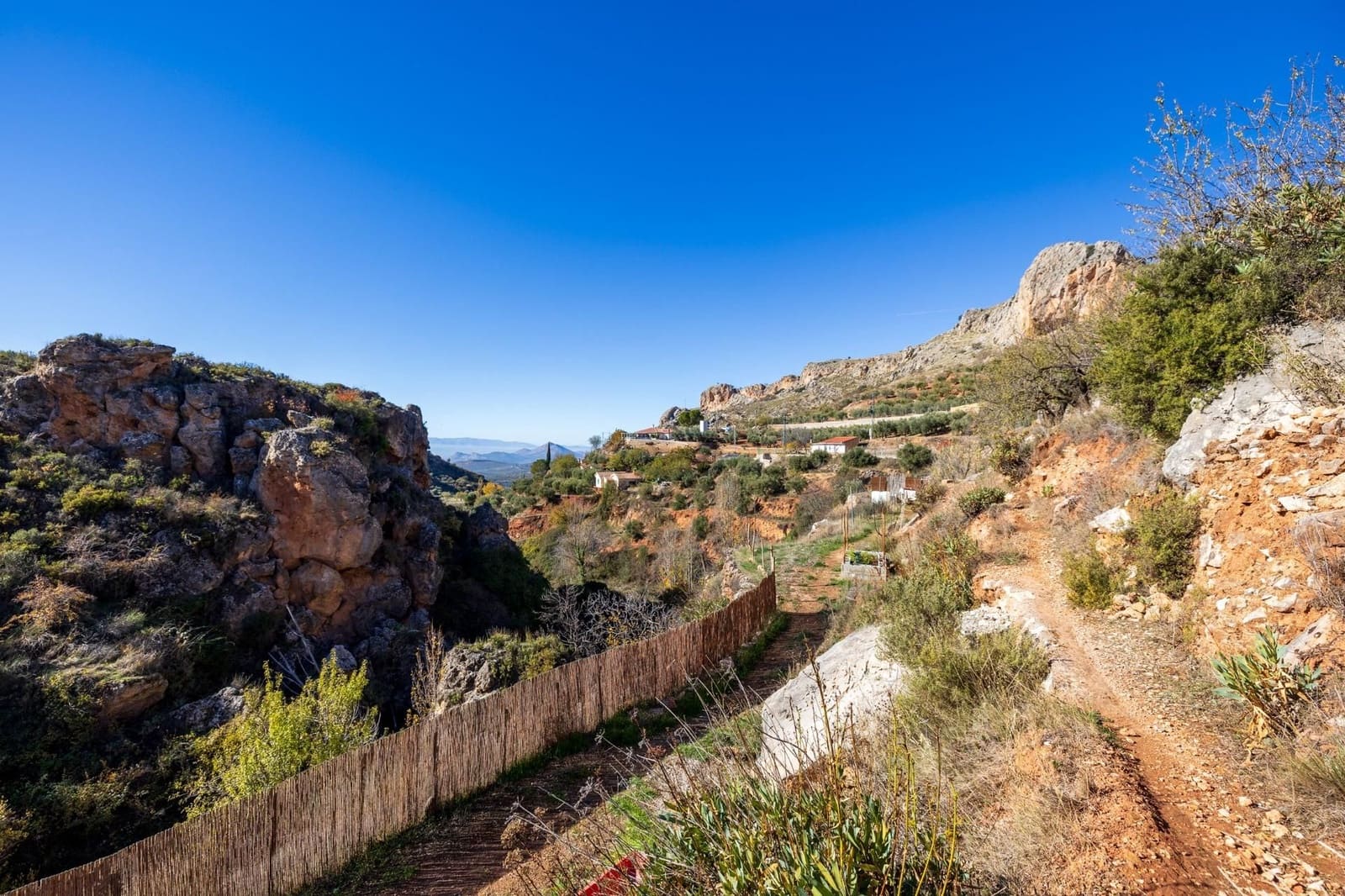 2 slaapkamer Finca/Landhuis te koop in Cogollos Vega - € 99.000 (Ref: 9534346)