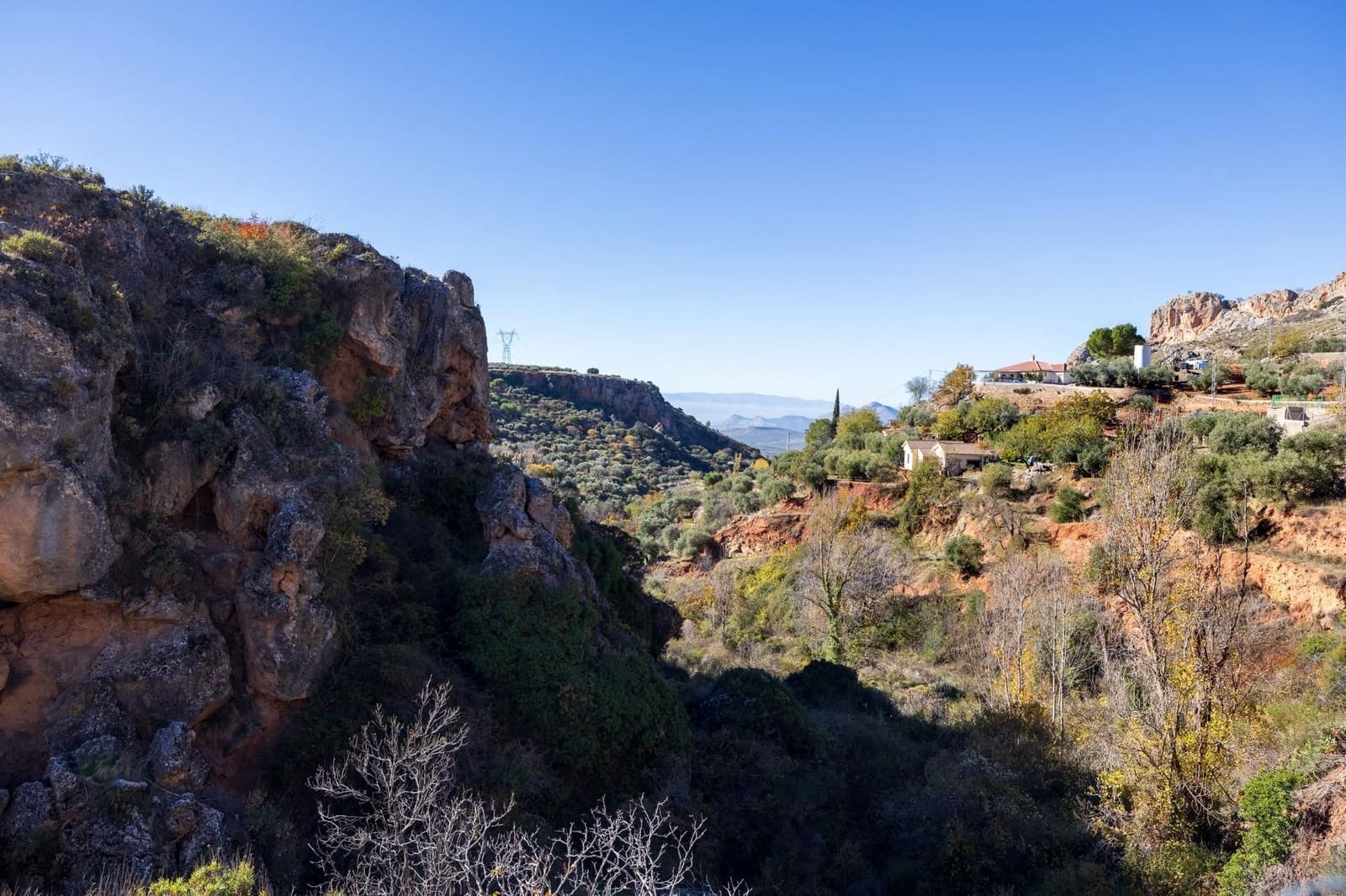 2 slaapkamer Finca/Landhuis te koop in Cogollos Vega - € 99.000 (Ref: 9534346)