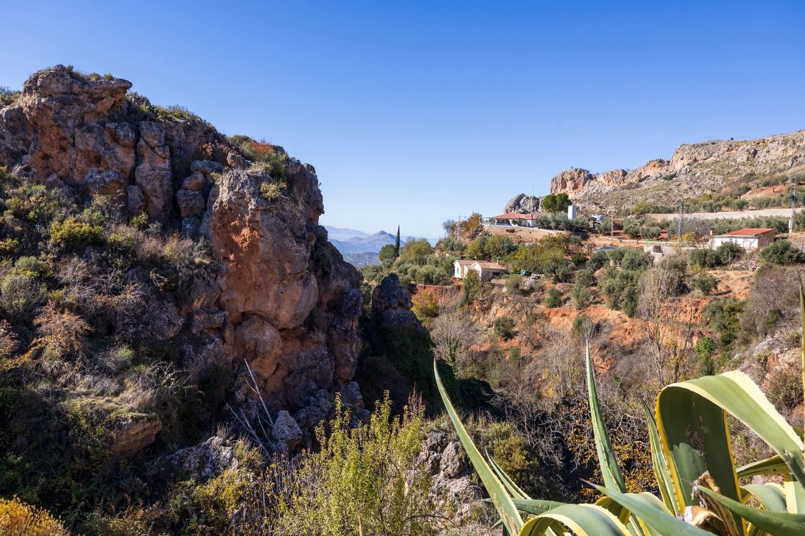 2 slaapkamer Finca/Landhuis te koop in Cogollos Vega - € 99.000 (Ref: 9534346)