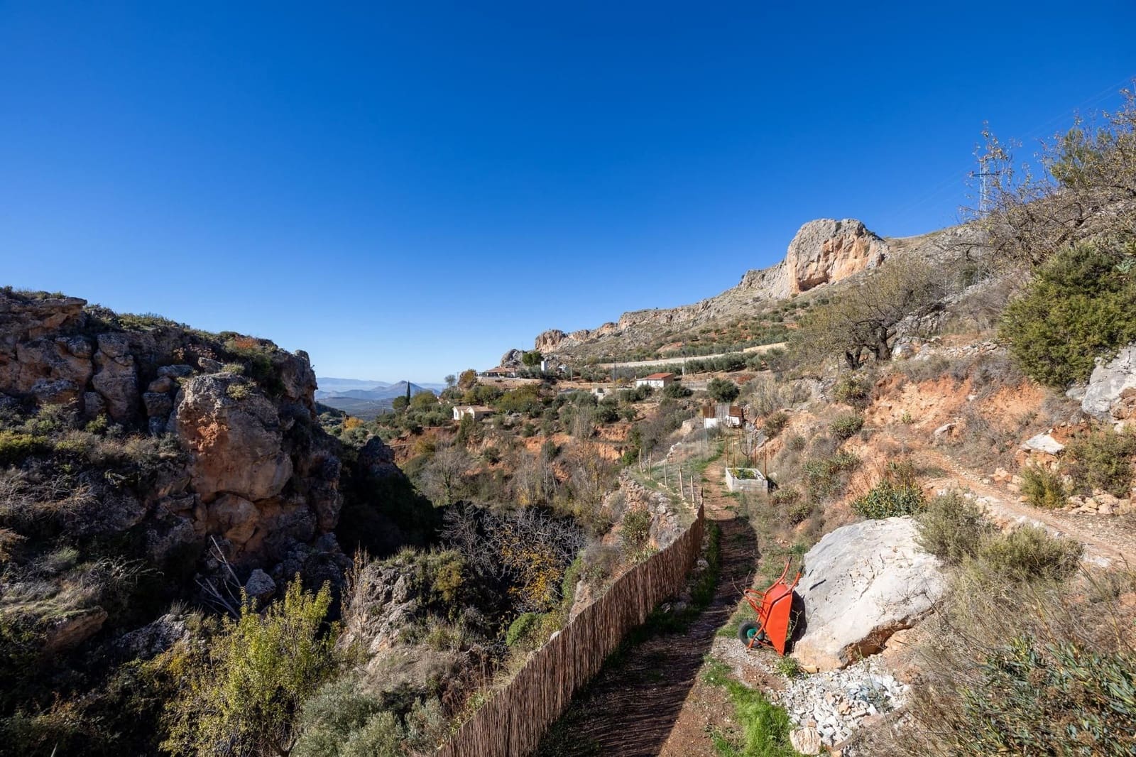 2 slaapkamer Finca/Landhuis te koop in Cogollos Vega - € 99.000 (Ref: 9534346)