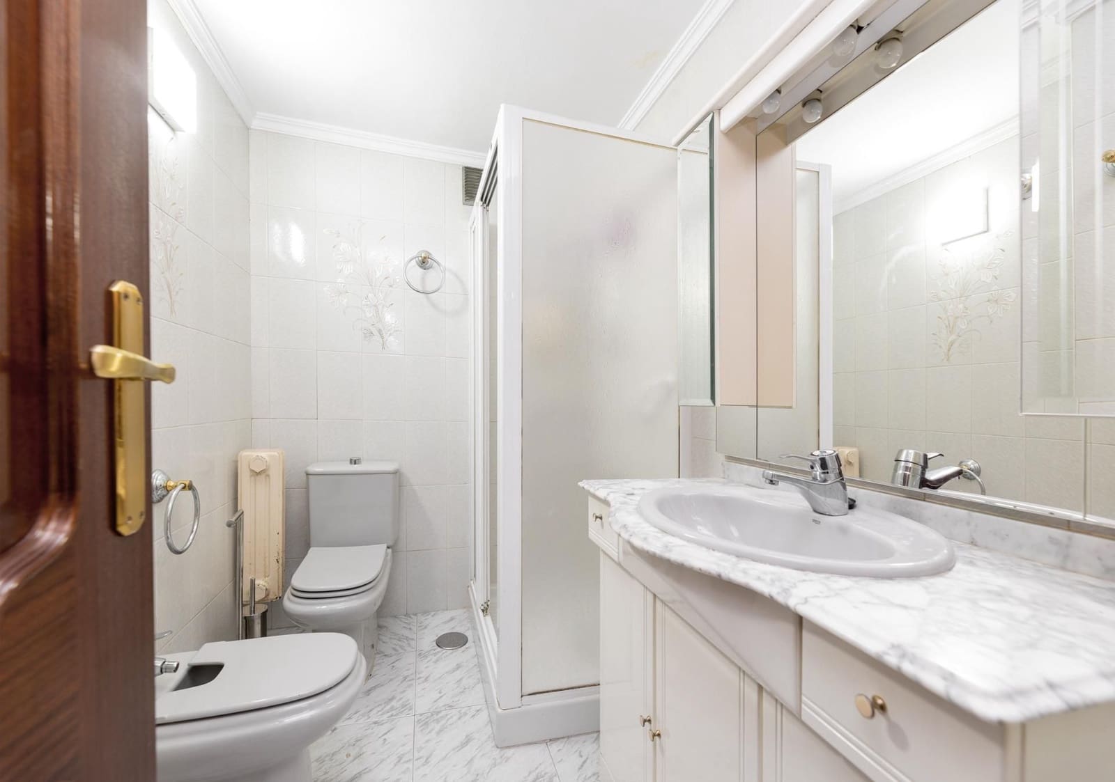 5 sovrum Lägenhet till salu i Granada stad med garage - 420 000 € (Ref: 9534855)