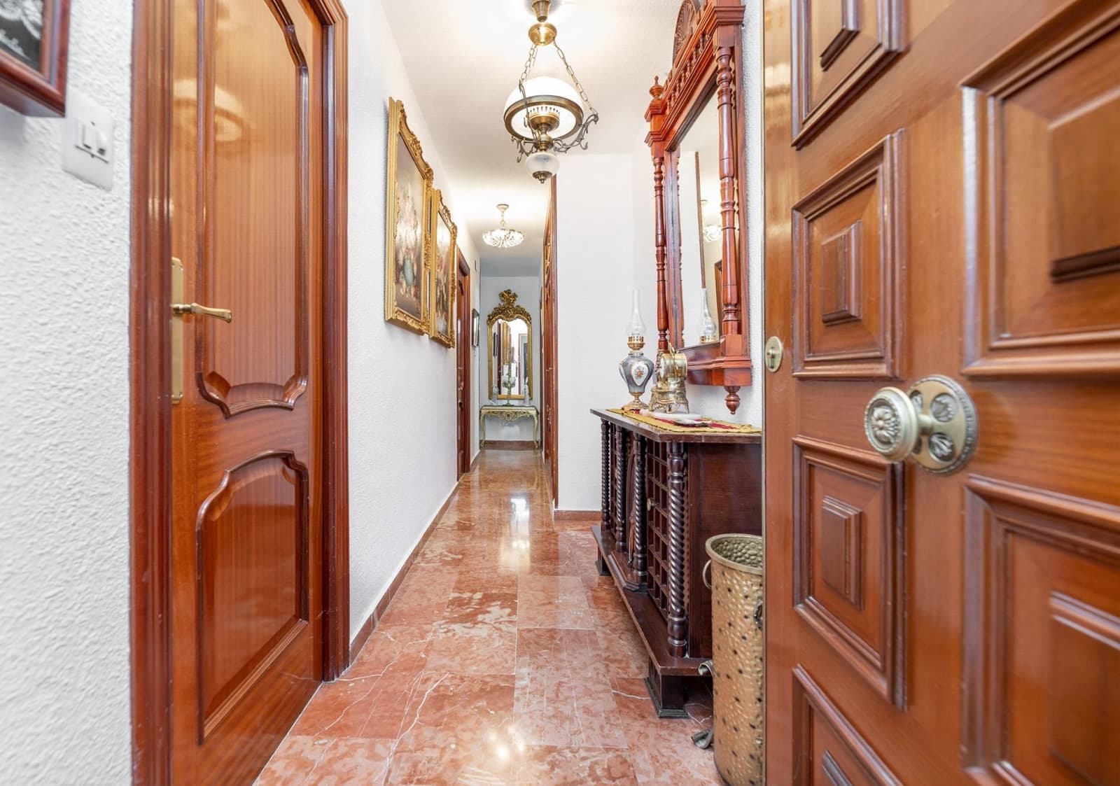 5 sovrum Lägenhet till salu i Granada stad med garage - 420 000 € (Ref: 9534855)