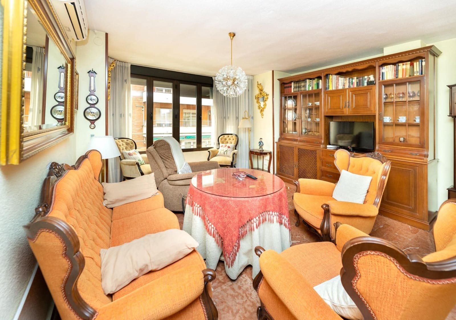 5 sovrum Lägenhet till salu i Granada stad med garage - 420 000 € (Ref: 9534855)