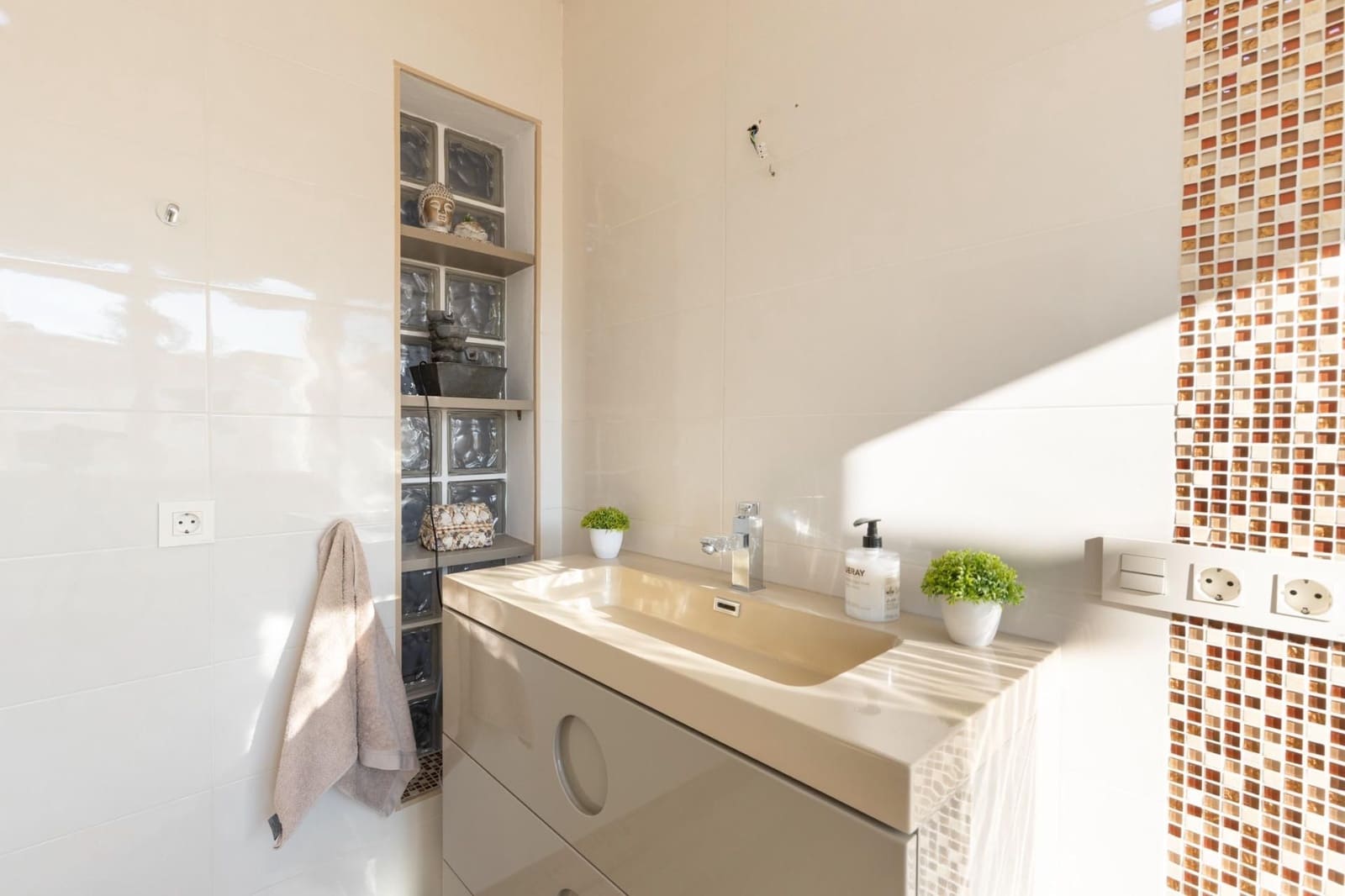 2 makuuhuone Kattohuoneisto myytävänä paikassa Otura mukana 
autotalli - 189 900 € (Ref: 9535665)