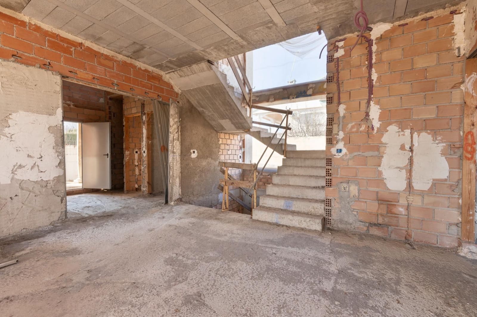 Willa na sprzedaż w Otura - 315 000 € (Ref: 9542399)