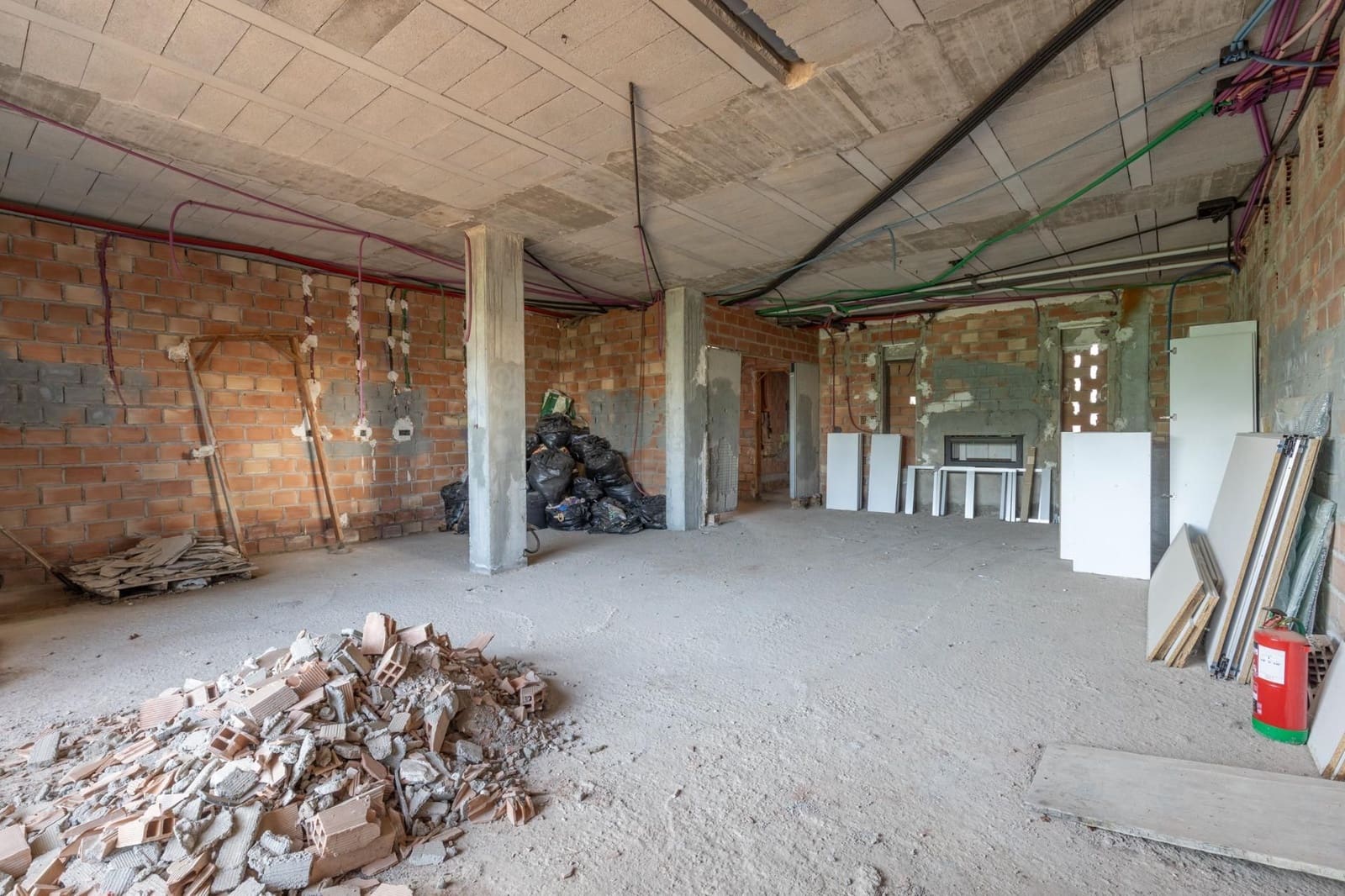 Villa til salgs i Otura - € 315 000 (Ref: 9542400)