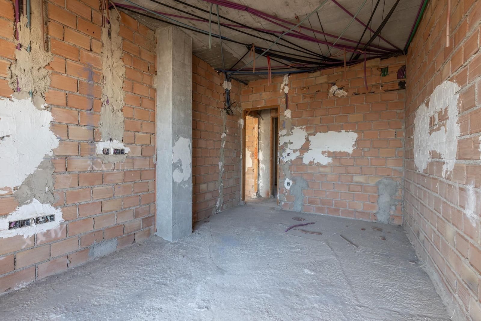 Villa til salgs i Otura - € 315 000 (Ref: 9542400)