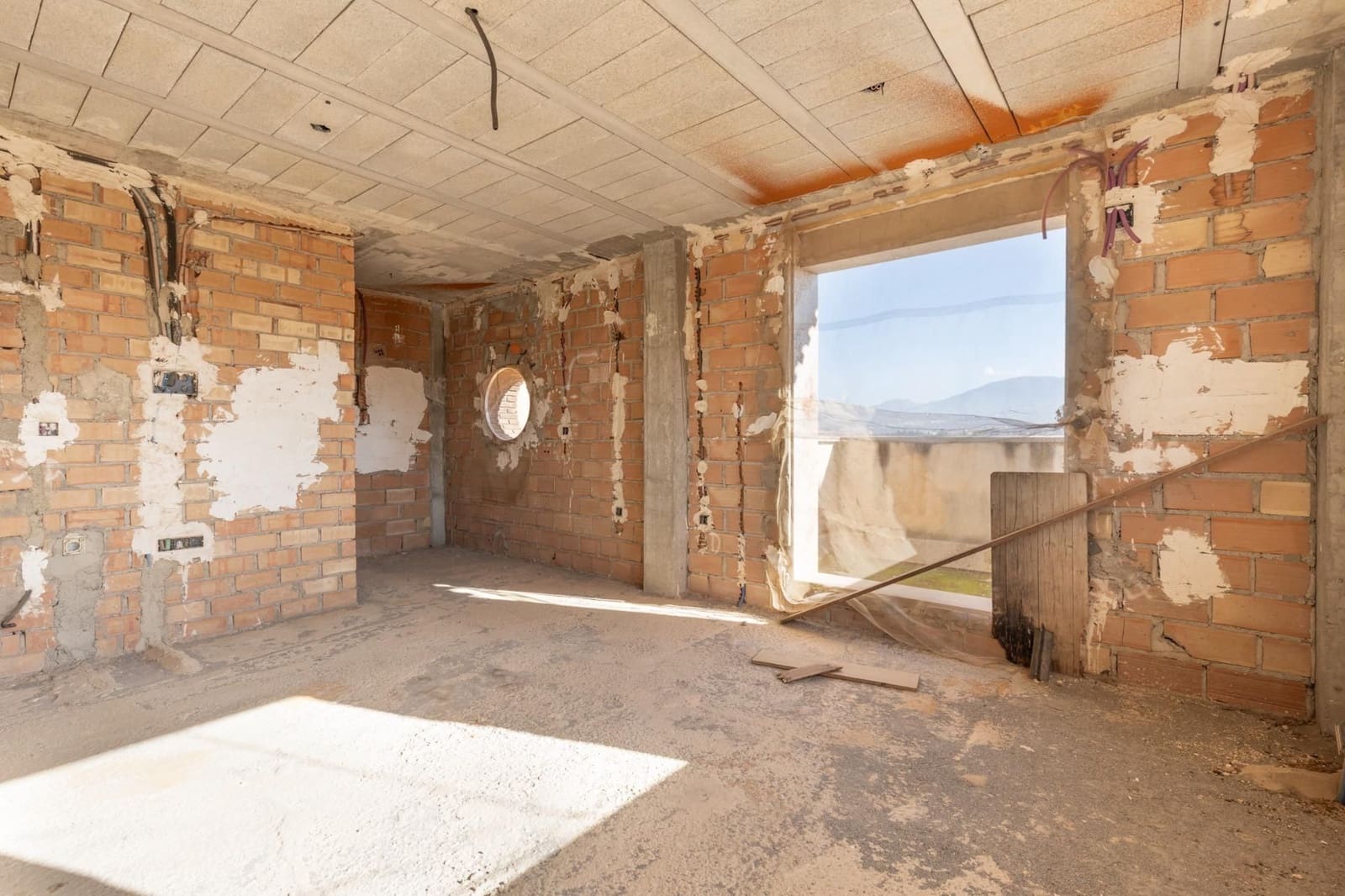 Villa til salgs i Otura - € 315 000 (Ref: 9542400)