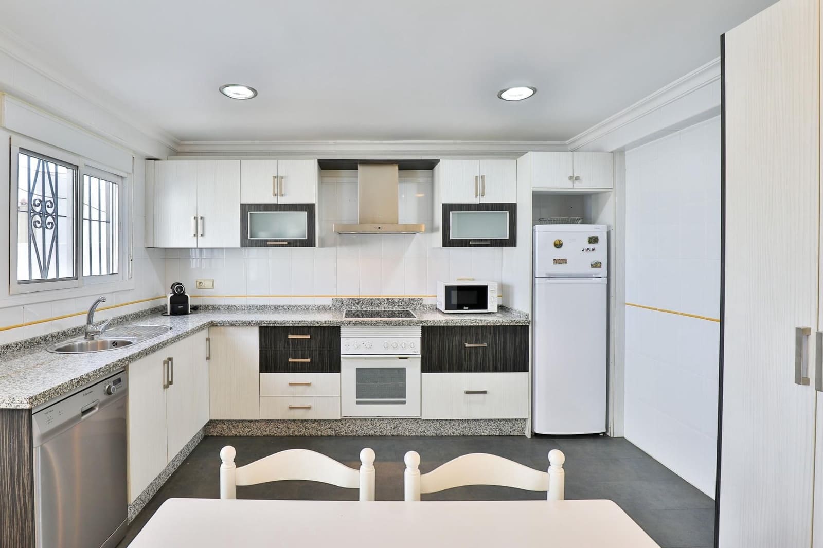 Piso de 3 habitaciones en Alhama de Granada en venta - 102.000 € (Ref: 9542711)