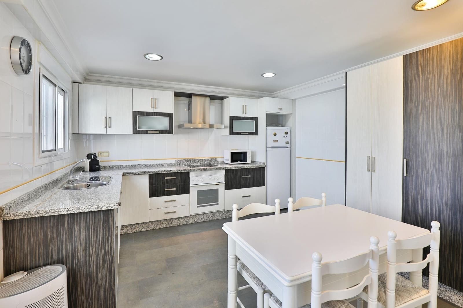 Piso de 3 habitaciones en Alhama de Granada en venta - 102.000 € (Ref: 9542711)