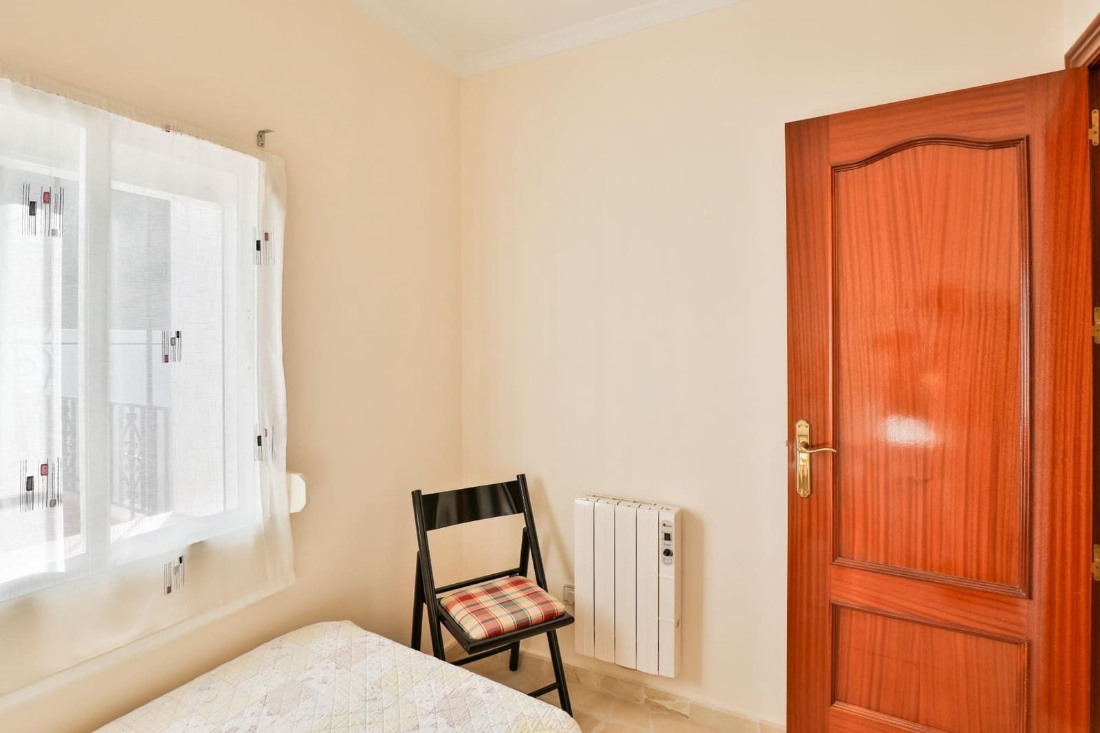 Piso de 3 habitaciones en Alhama de Granada en venta - 102.000 € (Ref: 9542711)