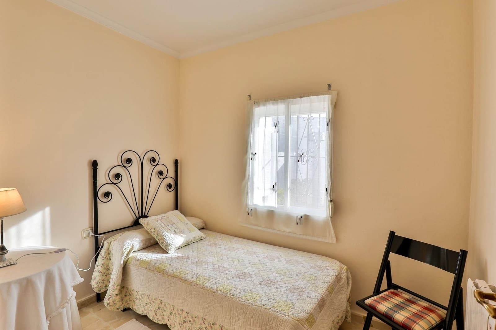 Piso de 3 habitaciones en Alhama de Granada en venta - 102.000 € (Ref: 9542711)