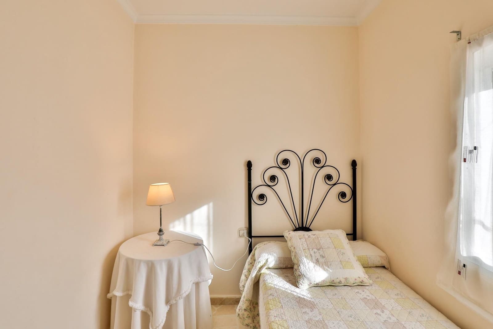 Piso de 3 habitaciones en Alhama de Granada en venta - 102.000 € (Ref: 9542711)