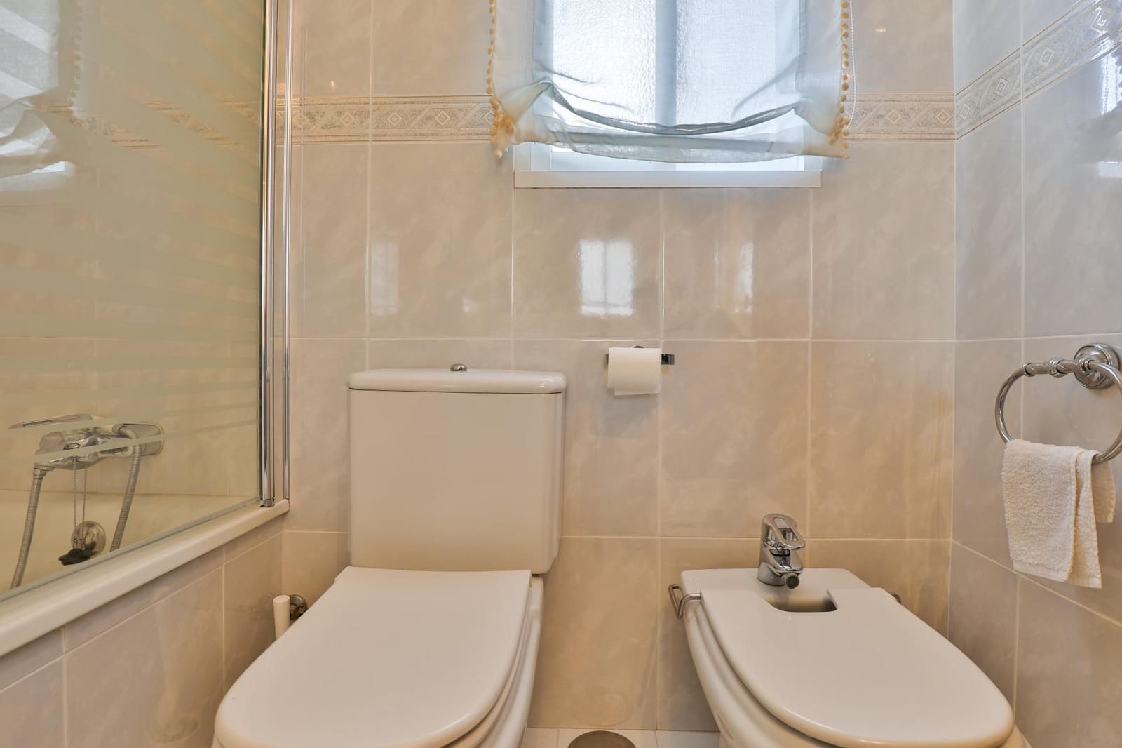 Piso de 3 habitaciones en Alhama de Granada en venta - 102.000 € (Ref: 9542711)