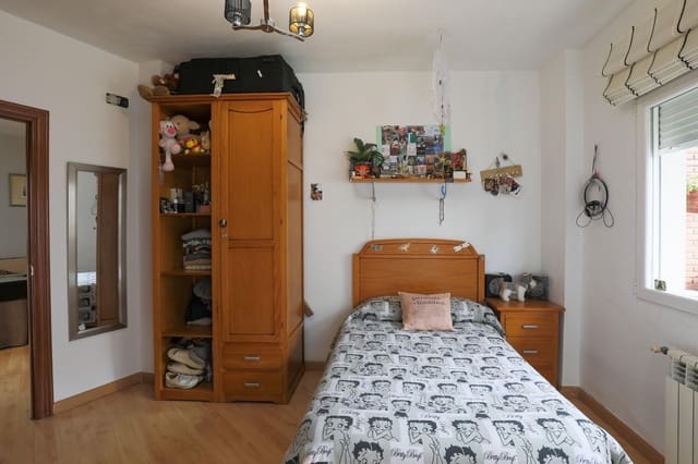 3 sovrum Lägenhet till salu i Camino de Ronda - Rosaleda, Granada stad - 324 990 € (Ref: 9542713)