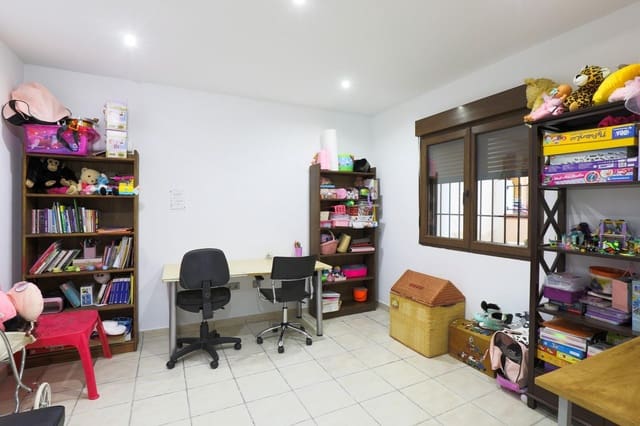 Chalet de 5 habitaciones en Padul en venta con garaje - 398.000 € (Ref: 9542832)