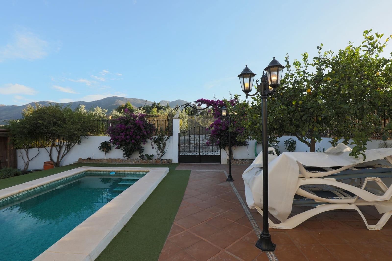 3 soveværelse Finca/Landehus til salg i Albunuelas med garage - € 339.000 (Ref: 9542837)