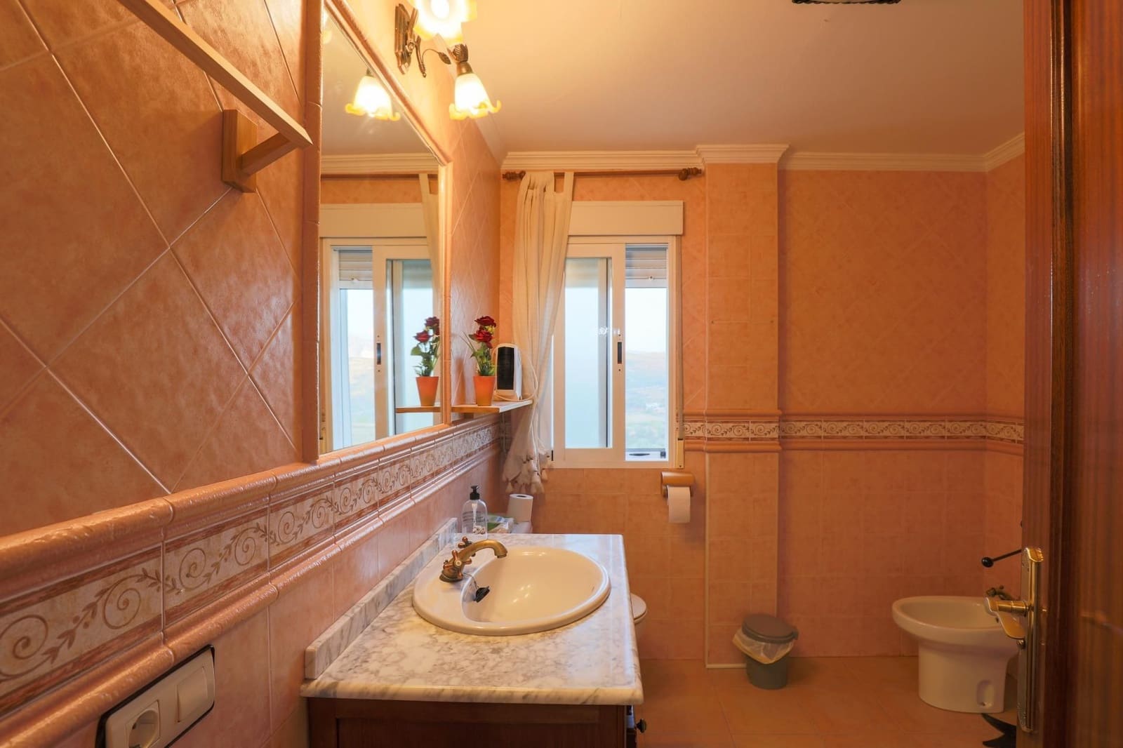 3 soveværelse Finca/Landehus til salg i Albunuelas med garage - € 339.000 (Ref: 9542837)