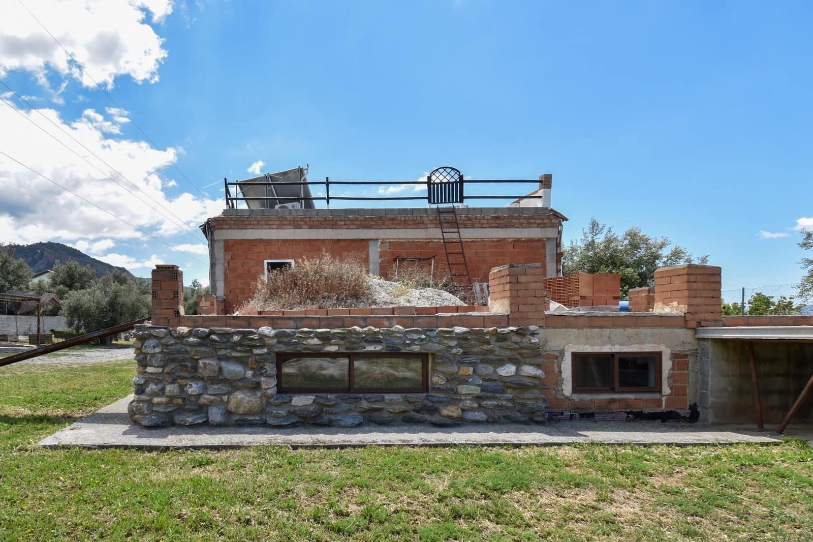 5 bedroom Finca/Country House for sale in Niguelas with garage - € 450,000 (Ref: 9542840)