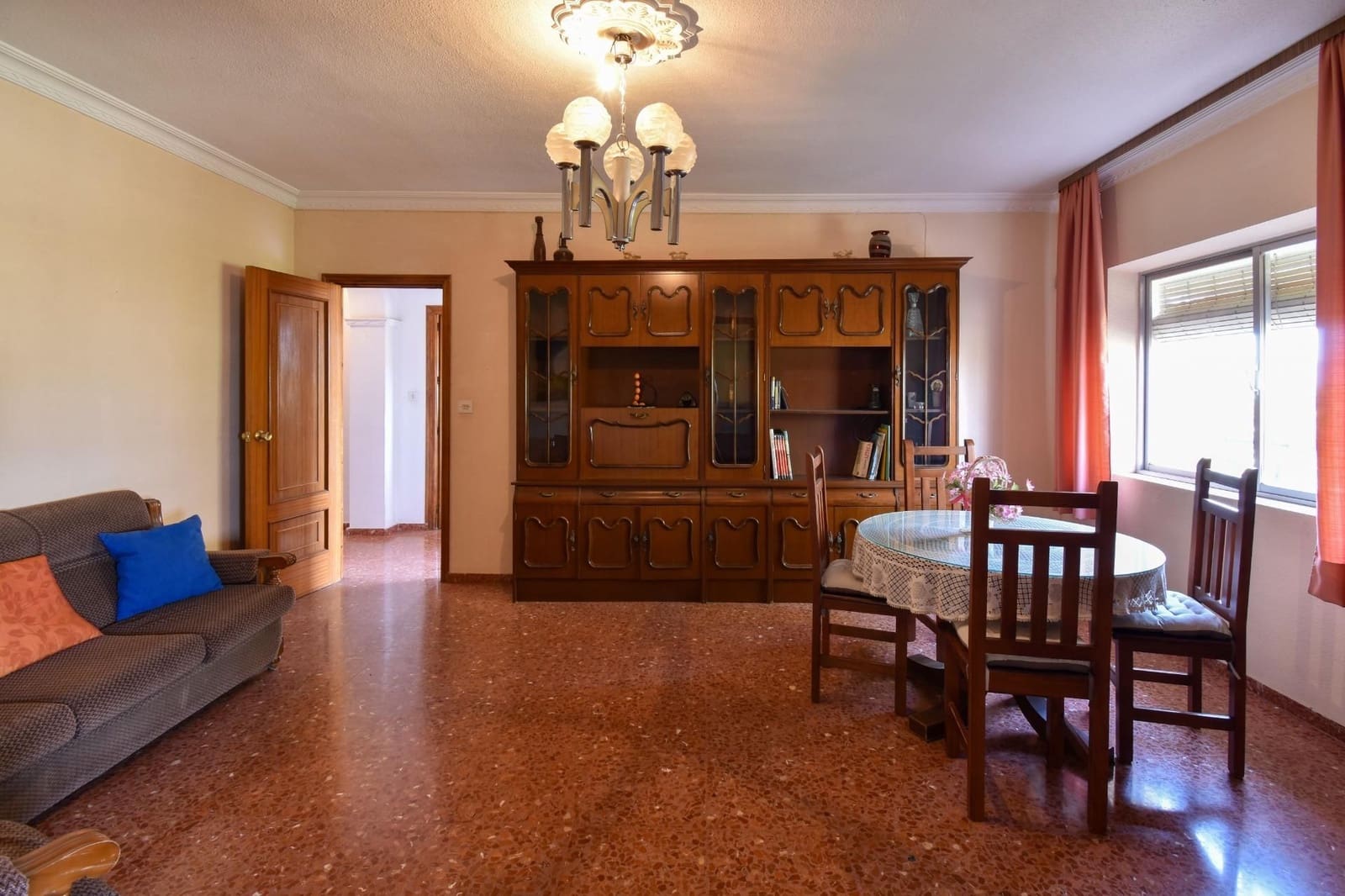 10 soveværelse Villa til salg i Padul med swimmingpool garage - € 320.000 (Ref: 9543346)