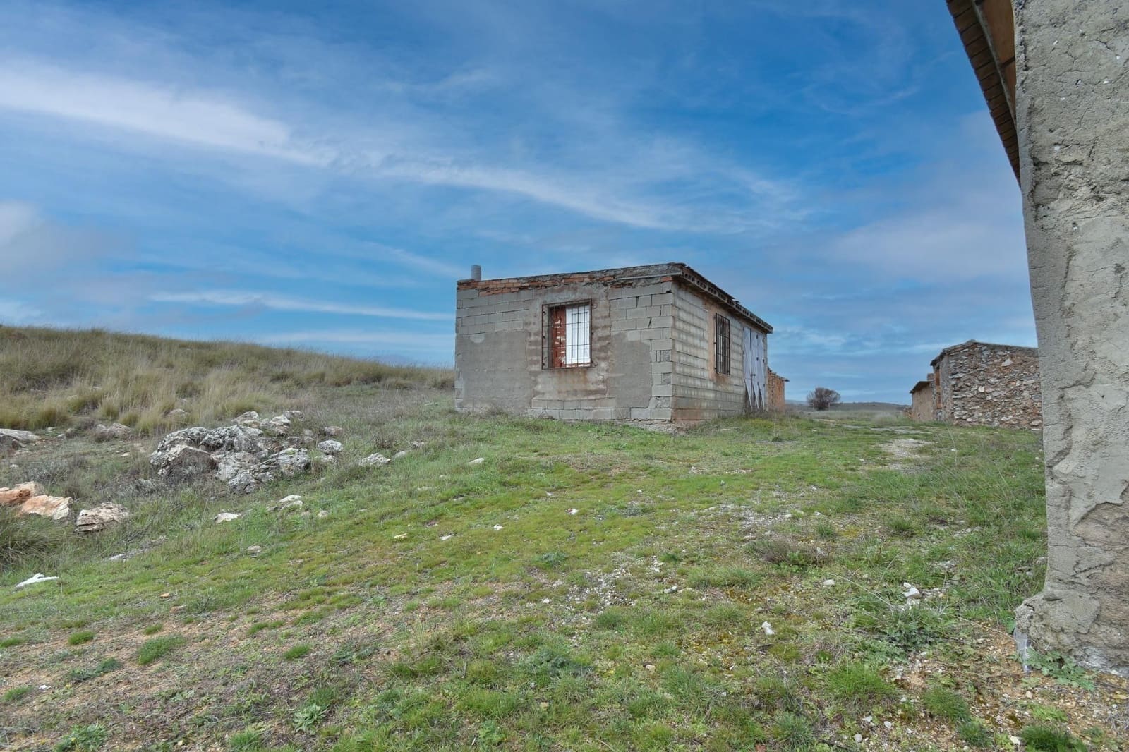 Finca/Landehus til salg i Albunuelas - € 28.000 (Ref: 9543350)